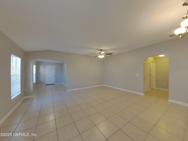 Foto del edificio - 5555 Village Pond Cir