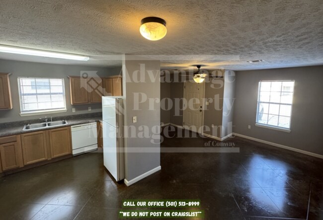 Foto del edificio - 2145 Rosemary Dr