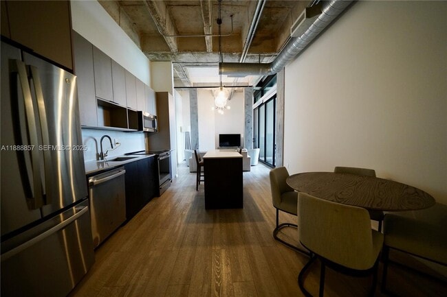 Building Photo - 7920 NE 2nd Ave