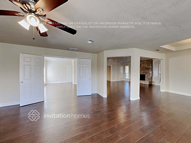 Foto del edificio - 801 Meadow Creek Dr