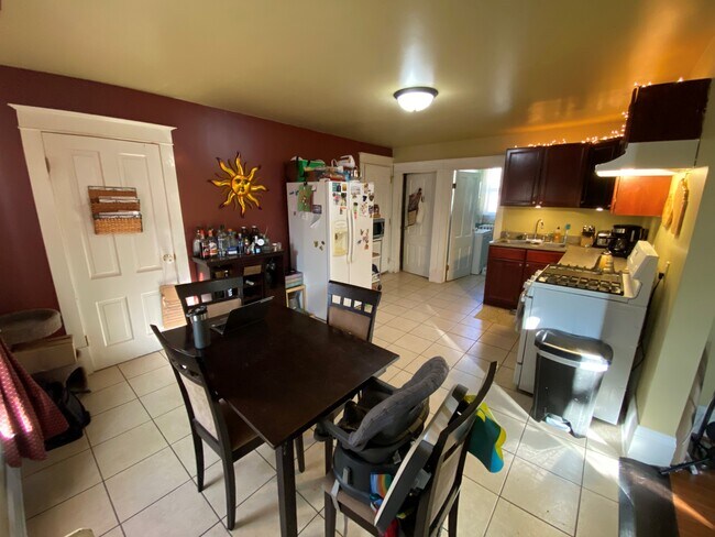 Dining Room 1 - 2534 University Ave NE