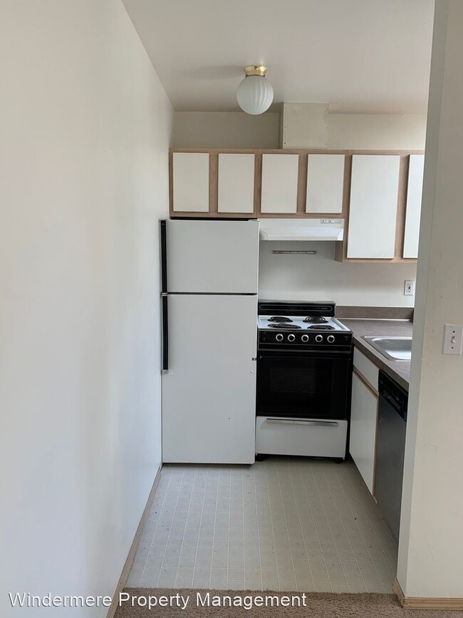 Building Photo - 1591 H St