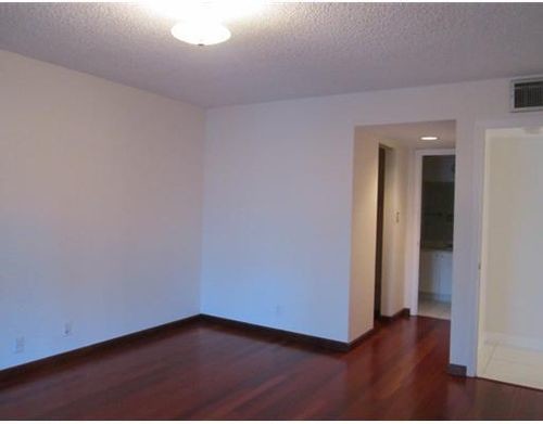 Foto del edificio - 545 SE 12th St