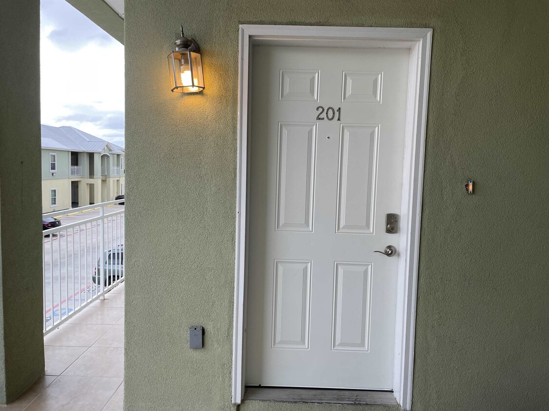 Foto principal - 5402 Marcella Ave