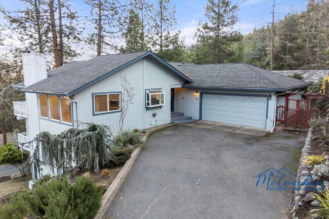 Foto del edificio - 525 Ashland Loop Rd