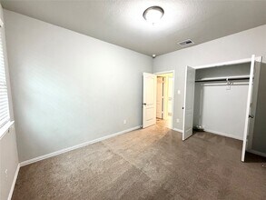 Building Photo - 8319 Divot Trce