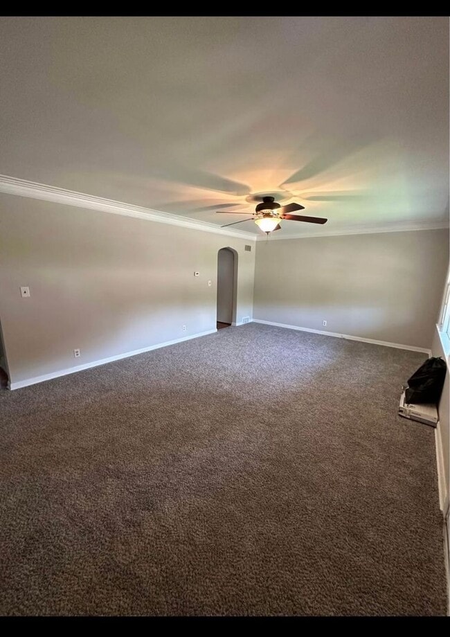 Building Photo - 102 S Illinois St