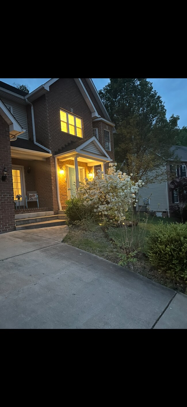 Foto del edificio - 110 Yorktowne Pl