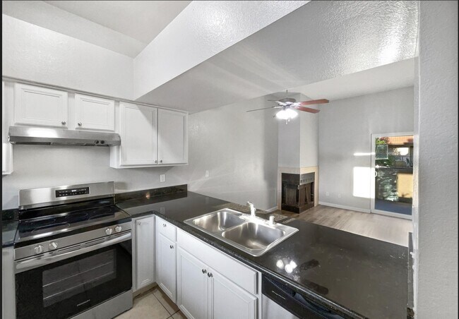 Foto del edificio - 1065 W 1st St