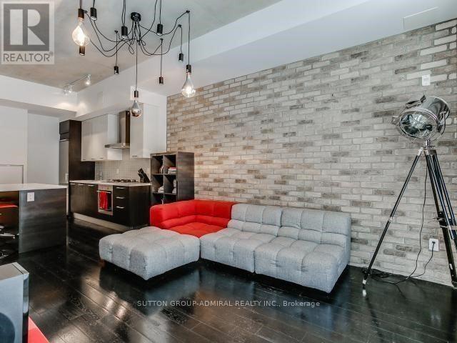 Photo du bâtiment - 90 Broadview Ave