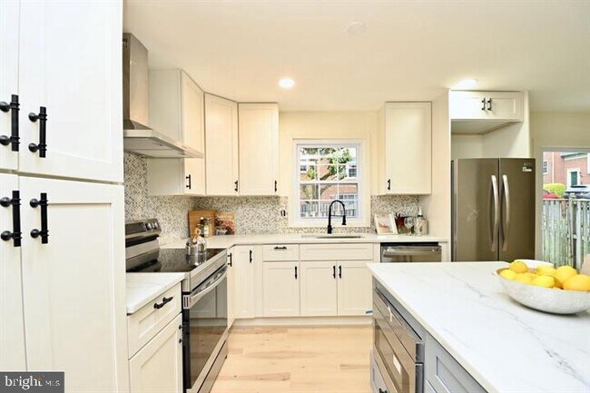Foto del edificio - 4702 Forestdale Dr