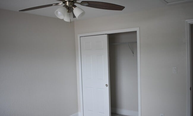 Building Photo - 207 Southland Dr