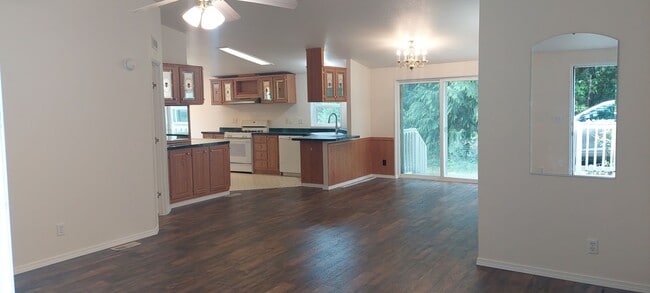 Building Photo - 6740 Greystone Ln