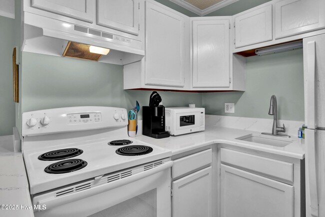 Building Photo - 2210 New River Inlet Rd