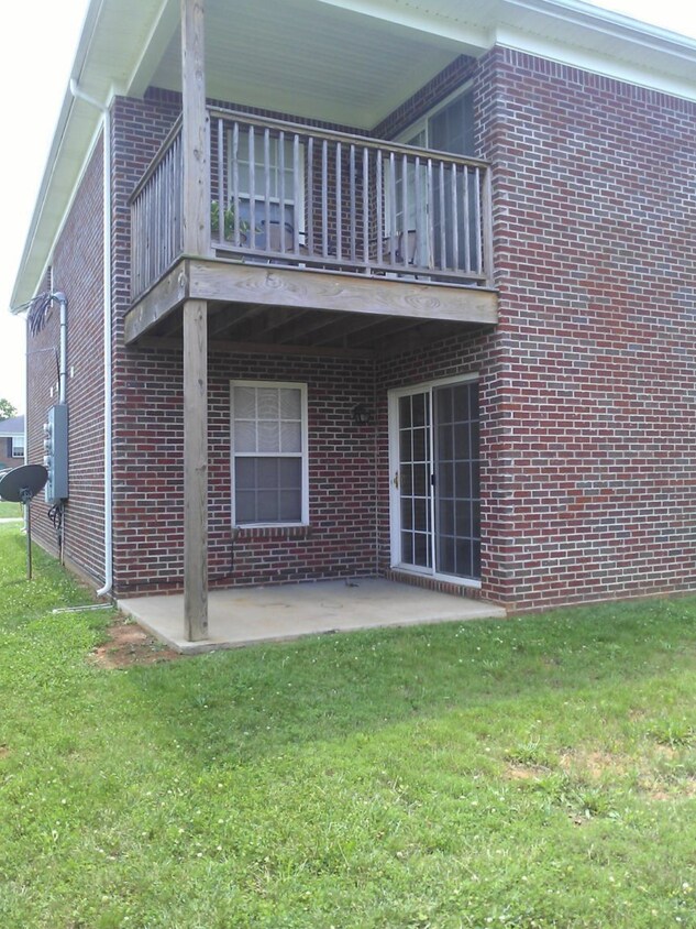 Primary Photo - 104 Stockton Ct