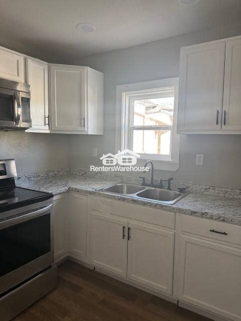 Building Photo - Nicely Updated 3 Bedroom, 1 Bath. Easy Access to 71 Highway. (Schedule Self-Tour Online)