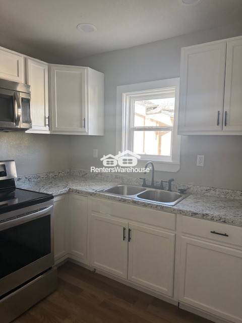 Foto del edificio - Nicely Updated 3 Bedroom, 1 Bath. Easy Access to 71 Highway. (Schedule Self-Tour Online)