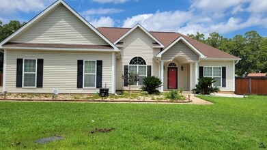 Building Photo - 203 Duke Ln