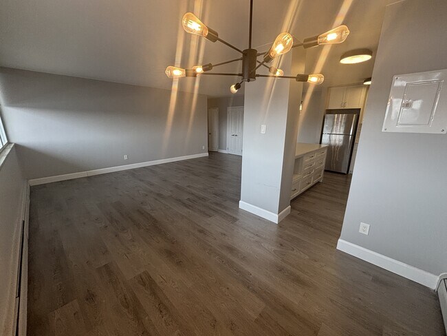 Photo du bâtiment - 1061 Queen's Blvd