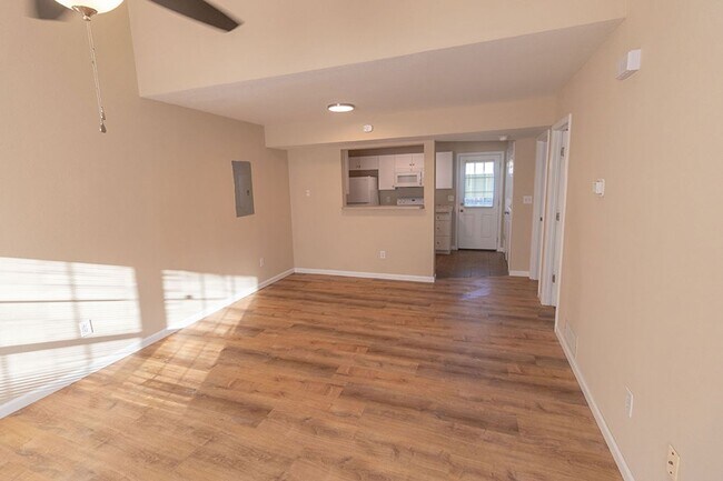 Building Photo - 1405-1407 Bodie Dr.