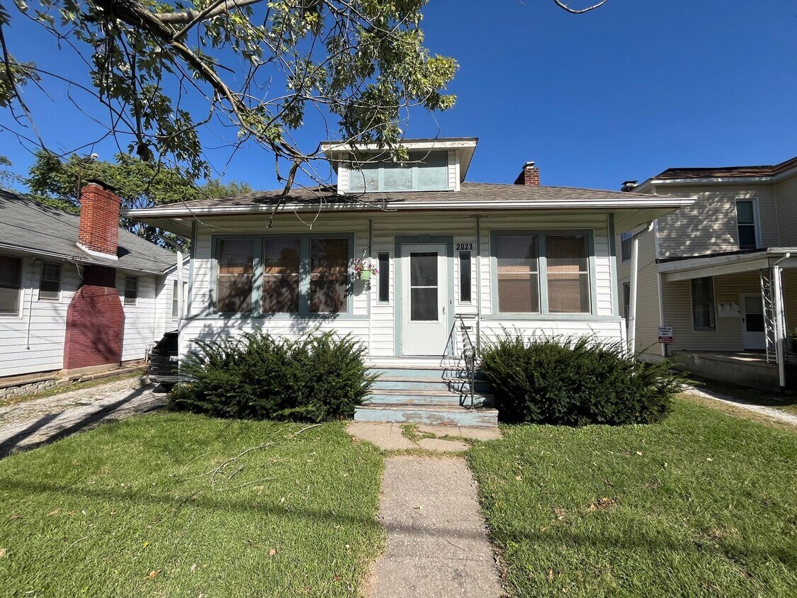 Primary Photo - Two bedroom in Alton
