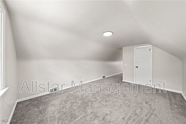 Foto del edificio - 1619 Struble Ave NE