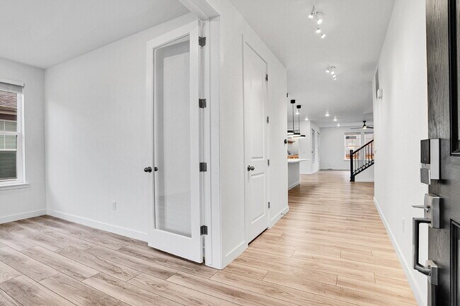 Building Photo - $3,650.00 - 4 Beds 3 Baths Single Family H...