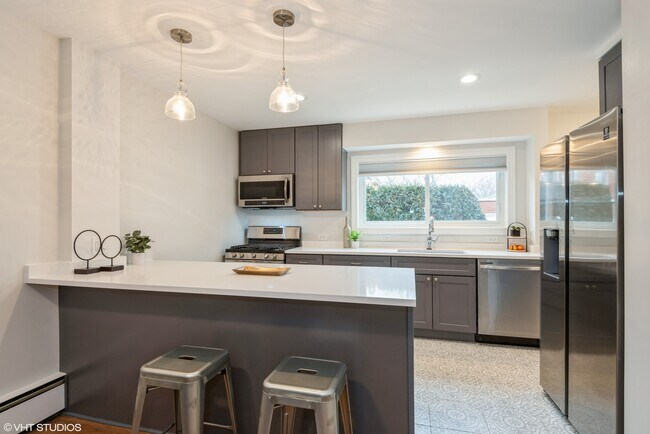 Foto del edificio - 606 Ridge Rd