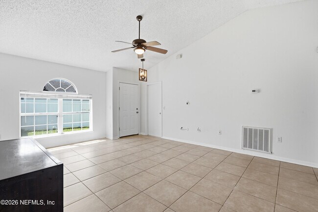 Building Photo - 8451 Oak Crossing Dr W