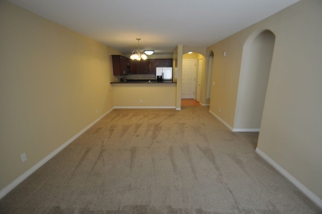 Primary Photo - 2 Bedroom 2 Bath Condo with Pool and Priva...