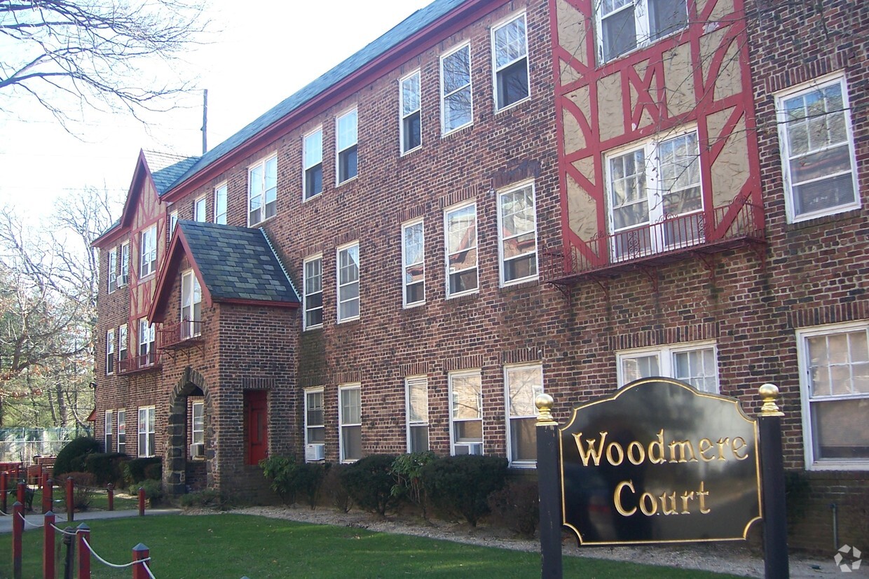 Foto principal - Woodmere Court Apartments