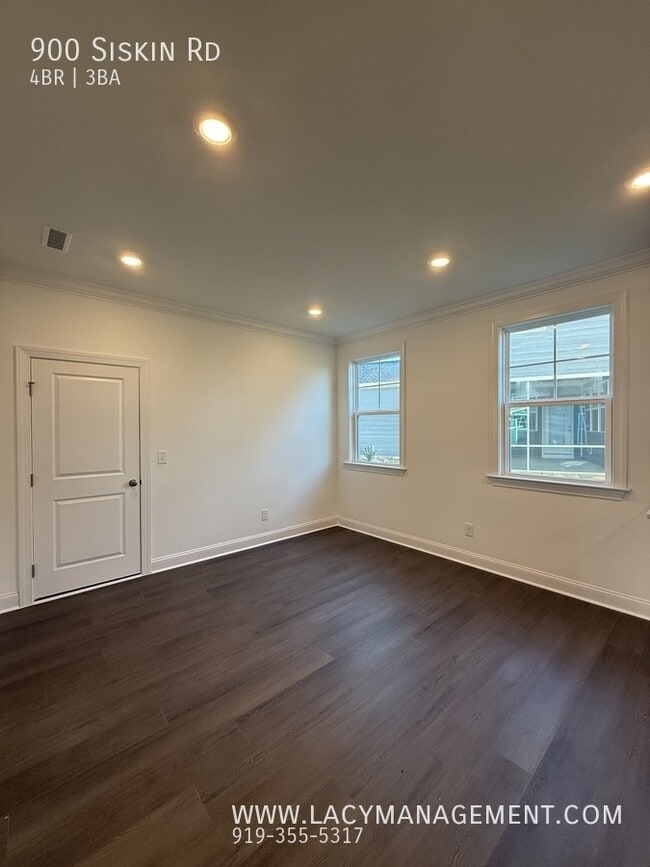 Building Photo - 900 Siskin Rd