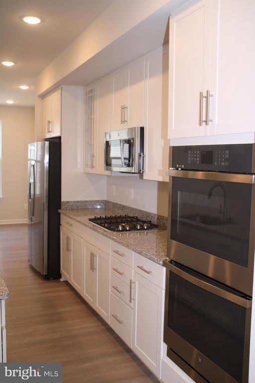 Building Photo - 2583 Hopton Ln