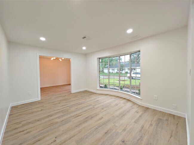 Foto del edificio - 4106 Clovernook Ln
