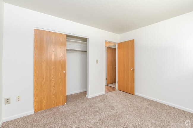 2BR, 1BA - 768SF - Bedroom - The Anna Apartments