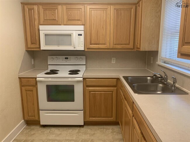 Foto del edificio - 1723 McGregor Ave