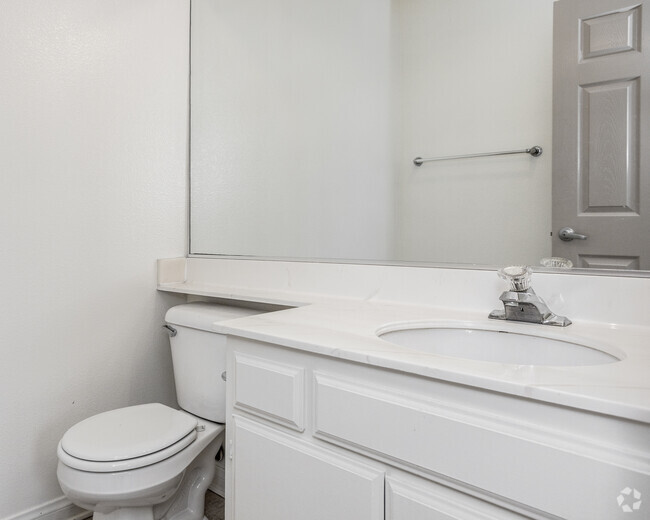 3HAB, 2.5BA - 1,320 ft² - Lido Apartments - 10133 Tabor St