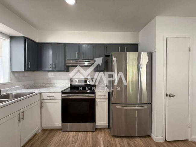 Building Photo - 302 Kingsman St