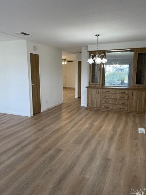 Foto del edificio - 221 Monarch Ct