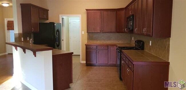 Foto del edificio - 6732 Silver Springs Dr