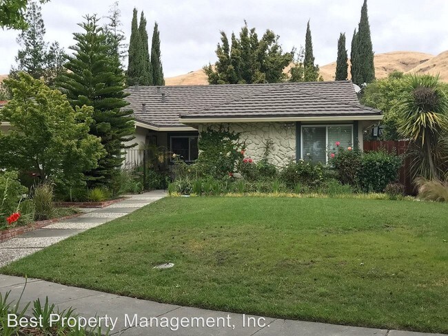 Building Photo - 4 br, 2 bath House - 40614 Mission Blvd.