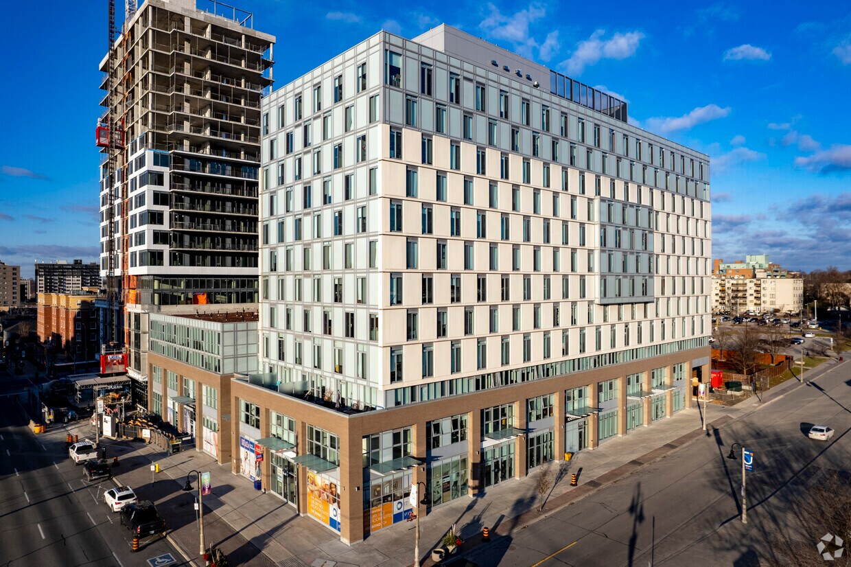 100 Bond St E, Oshawa, ON L1G 0B7 Apartments 100 Bond St E Oshawa, ON