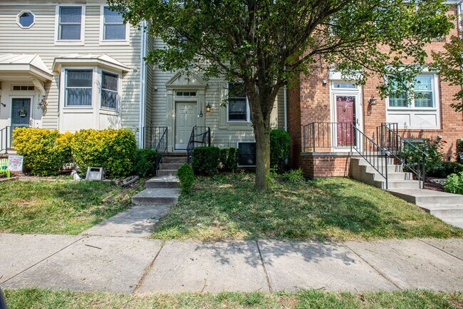 Foto del edificio - Charming 2 BR/2.5 BA Townhome in Chestnut ...