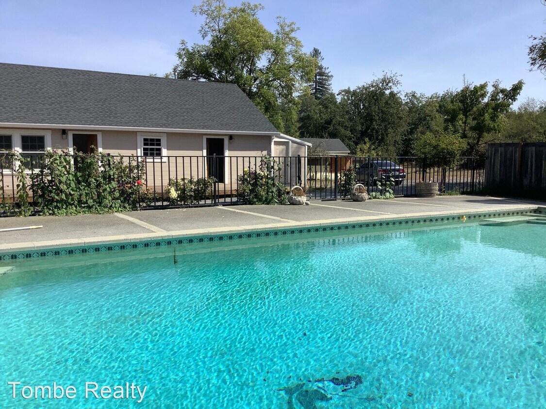Foto principal - 2 br, 2 bath House - 9603 Graton Rd