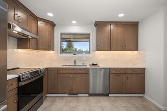Building Photo - 6 E Regina Ave