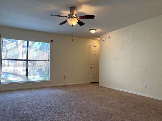 Foto del edificio - 2211 Place Rebecca Ln