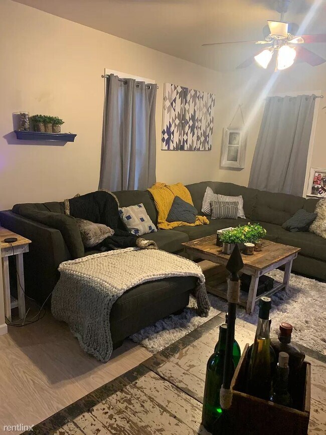 Foto del edificio - 3 br, 2 bath House - 12 5th St