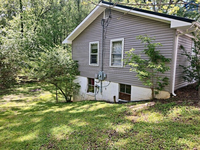 Foto del edificio - 748 Steakley Dr