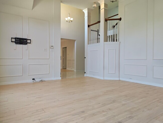 Building Photo - 2608 Beechcraft St