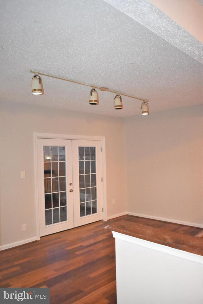 Building Photo - 847 St Michaels Dr